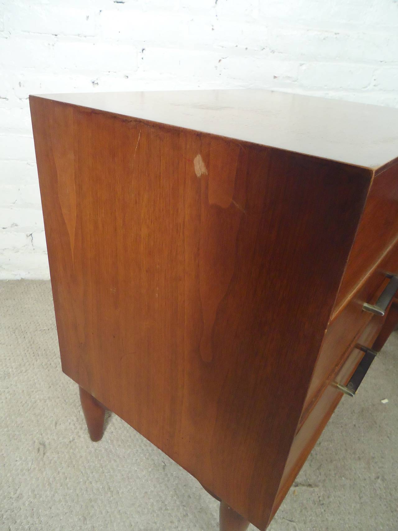 American Pair of Mid-Century Bedside Tables by Ramseur