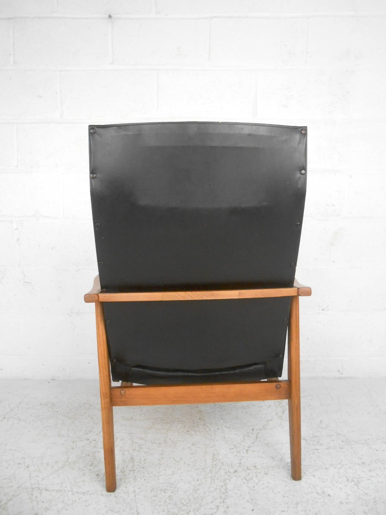 Moderner amerikanischer Loungesessel mit hoher Rückenlehne aus der Jahrhundertmitte im Zustand „Gut“ im Angebot in Brooklyn, NY
