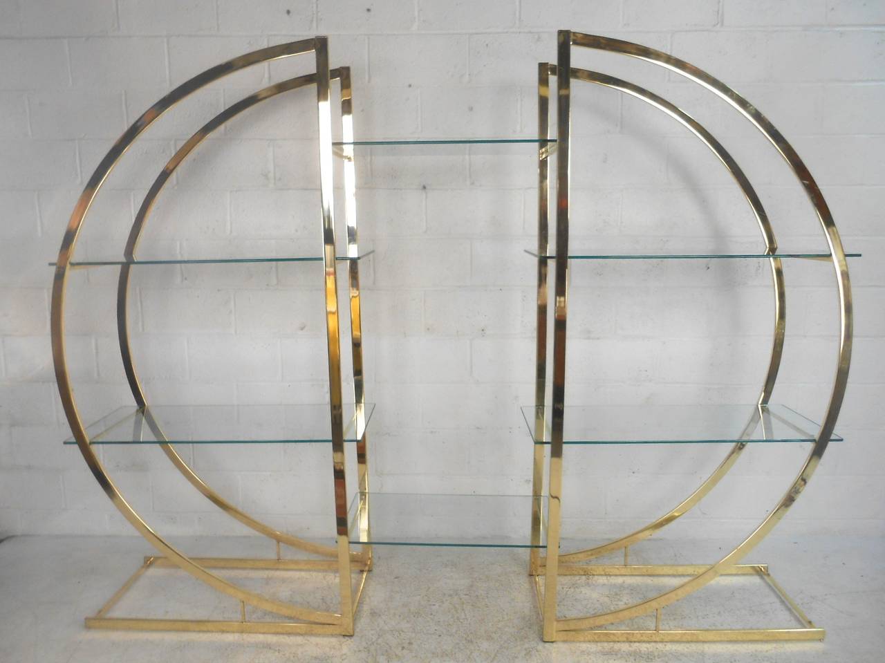 Mid-Century Modern Milo Baughman Style Brass and Glass Circular Etagere 1