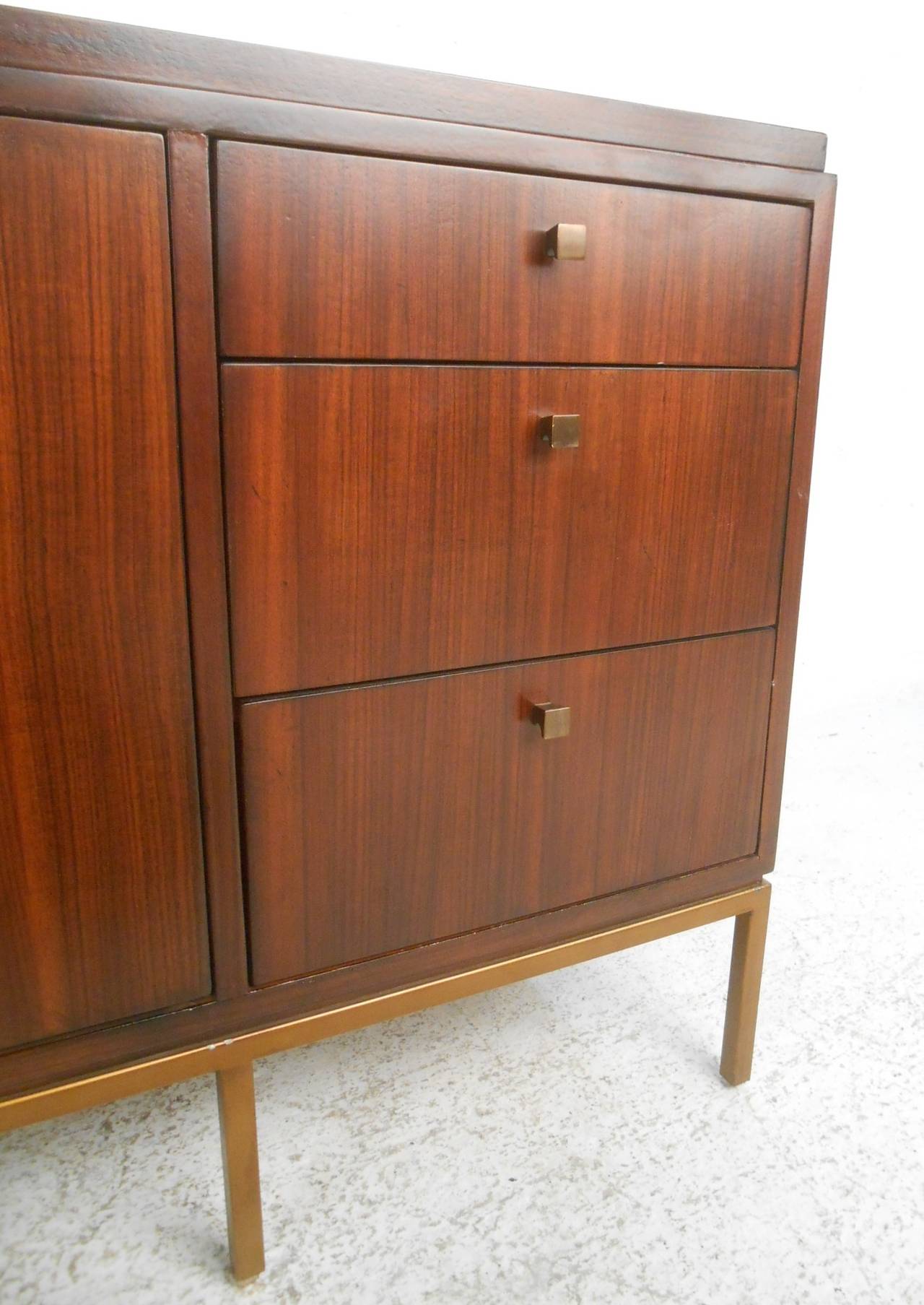 Mid-Century Modern Florence Knoll Style Sideboard 1