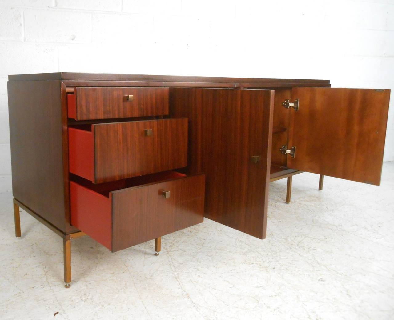 Mid-Century Modern Florence Knoll Style Sideboard In Good Condition In Brooklyn, NY