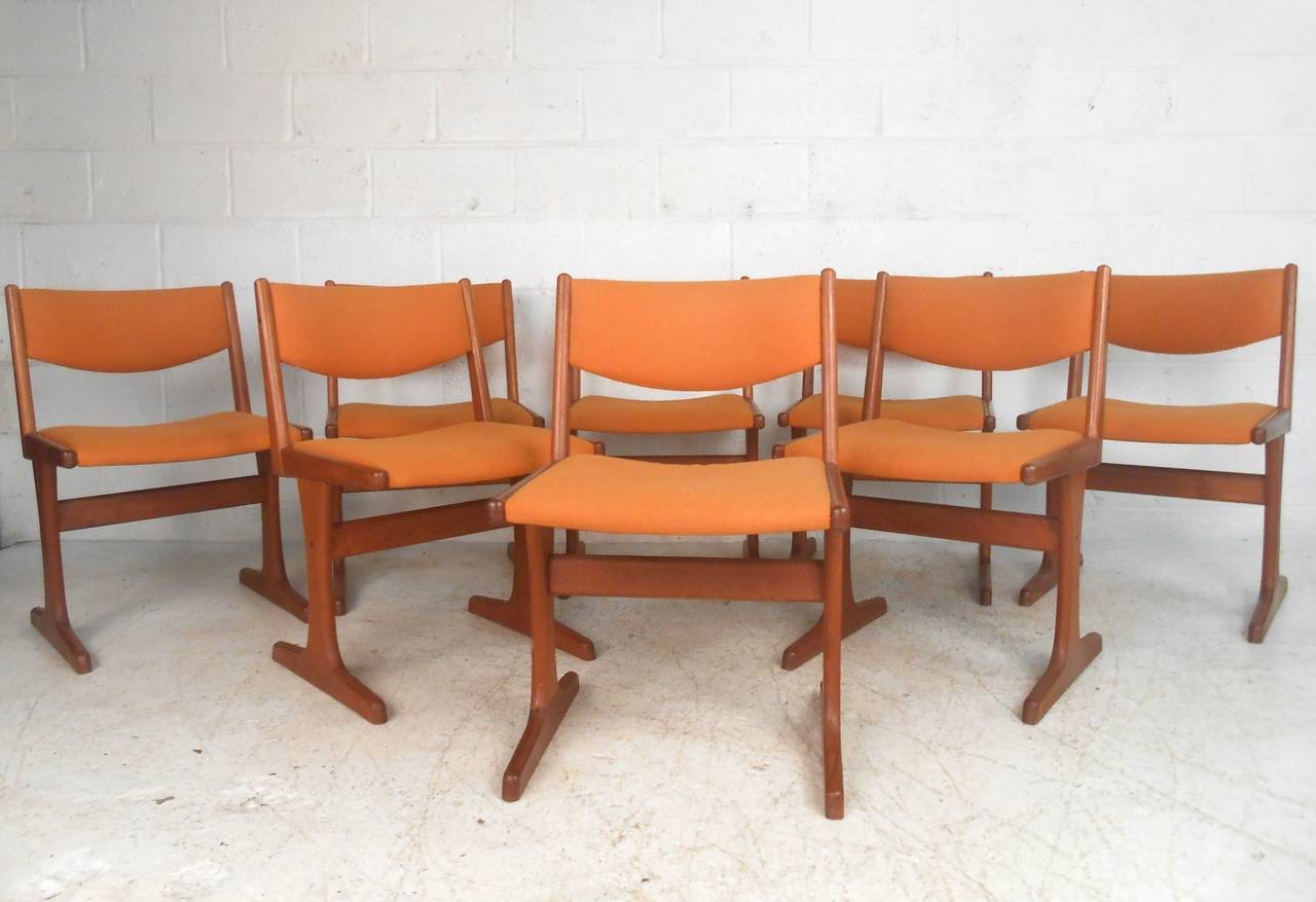 Set of Eight Dining Chairs in Scandinavian Teak In Good Condition In Brooklyn, NY