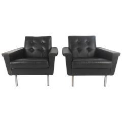 Retro Pair of Mid-Century Modern Leather Lounge Chairs