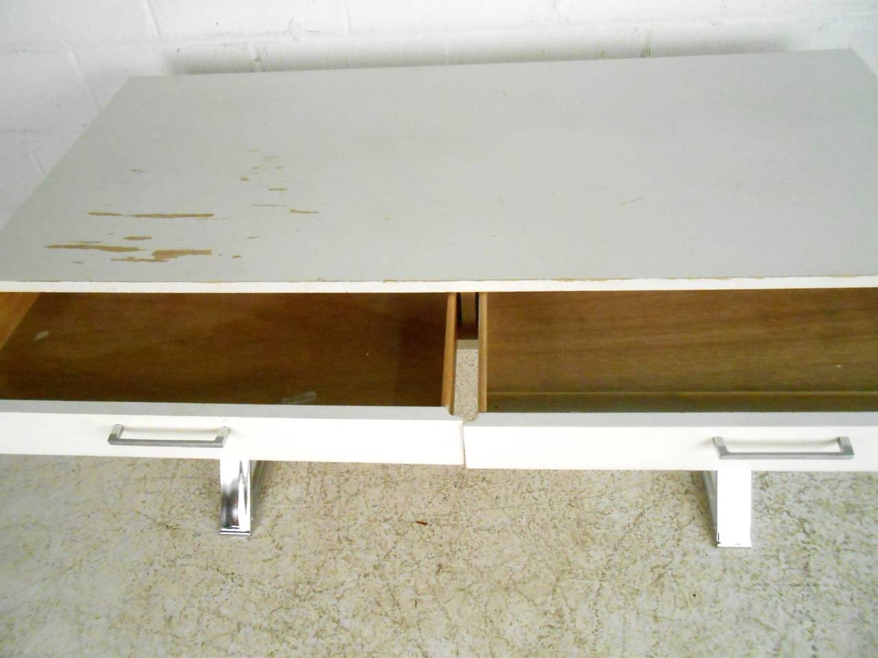 Vintage Campaign Desk in the Style of Milo Baughman For Sale 2