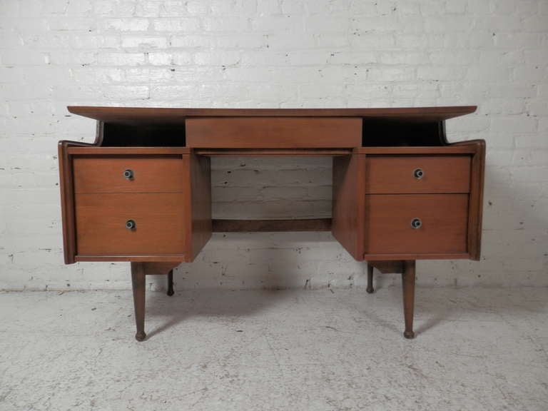 Mid Century Modern Floating Top Desk In Good Condition In Brooklyn, NY