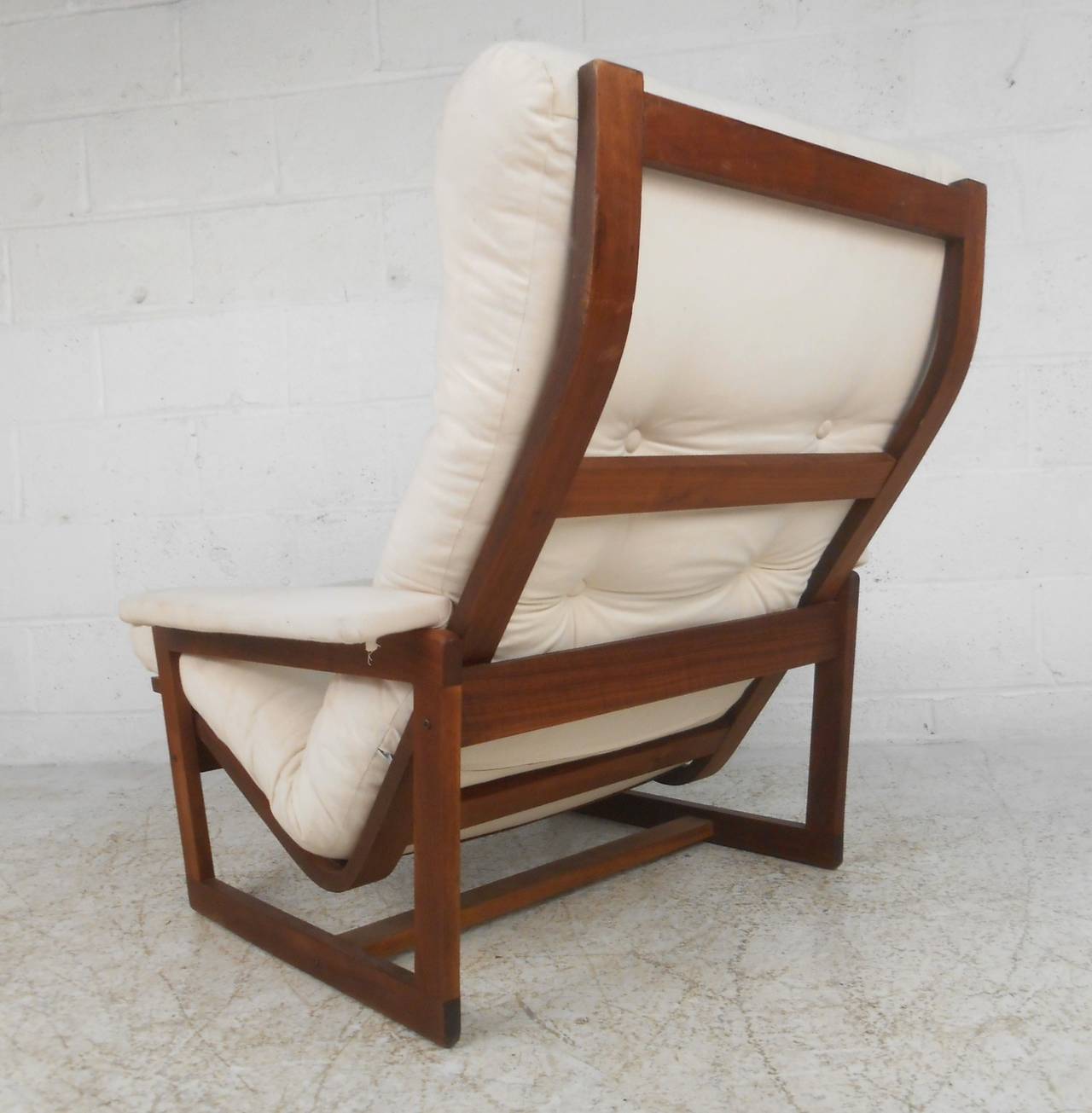 Mid-Century Modern Teak Frame Lounge Chair with Ottoman In Good Condition In Brooklyn, NY