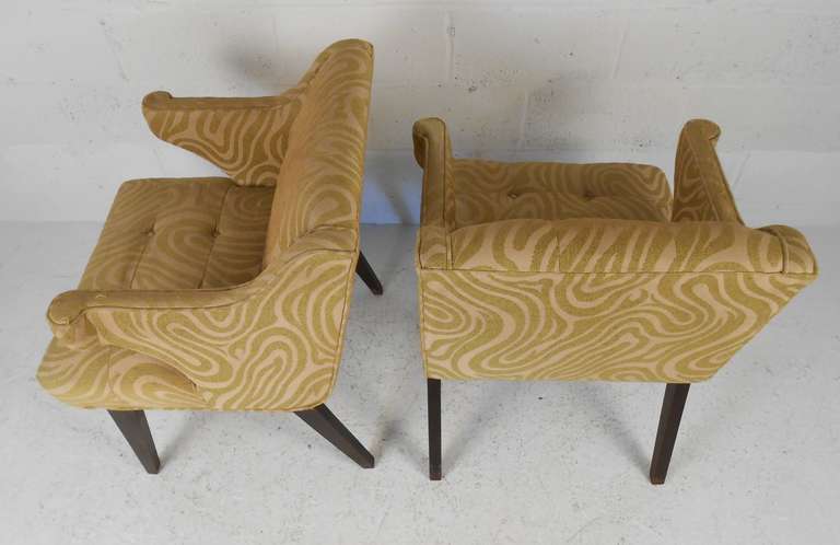 Moderne Vintage-Dekorationsstühle mit gebogenen Armlehnen (amerikanisch)