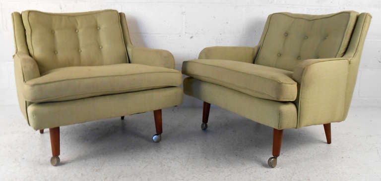 Mid-Century Modern Pair of Mid-Century Lounge Chairs