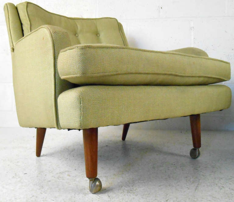 Late 20th Century Pair of Mid-Century Lounge Chairs