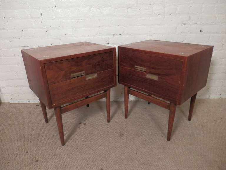 Martinsville Bedside Tables w/ Top inlay 3