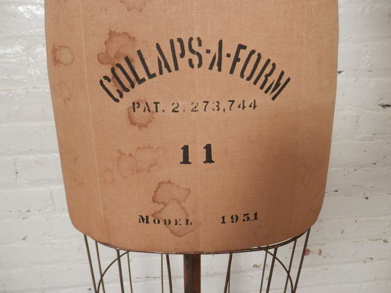 Model 1951 Dress Form By Collaps-A-Form In Distressed Condition In Brooklyn, NY