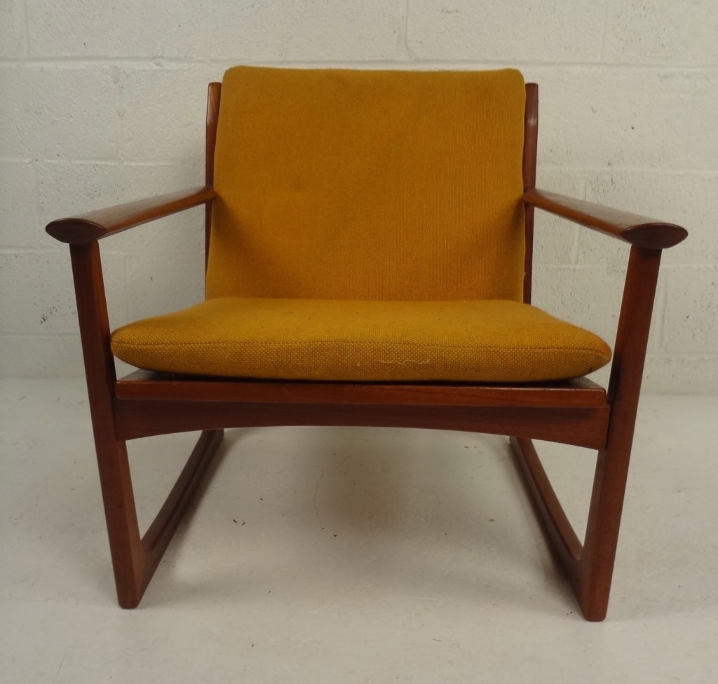 Mid-Century Modern Hans Olsen Lounge Chair with Teak Back