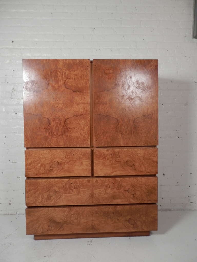 Vintage cabinet with dresser drawers and open compartments inside. Two gorgeous burl wood doors, five drawers.

(Please confirm item location - NY or NJ - with dealer)