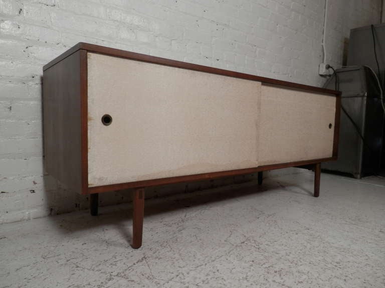 Mid-Century Modern Sliding Door Winchendon Cabinet by Paul McCobb In Good Condition In Brooklyn, NY