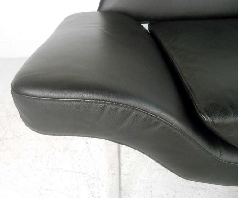 20th Century Stylish Contemporary Modern Club Chair For Sale