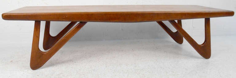  Solid walnut table trimmed in oak. Please confirm item location (NY or NJ) with dealer.