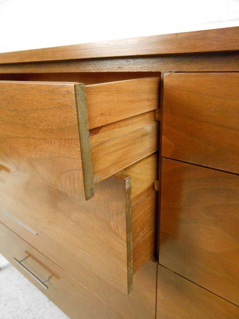 Paul McCobb Eight-Drawer Dresser In Good Condition In Brooklyn, NY