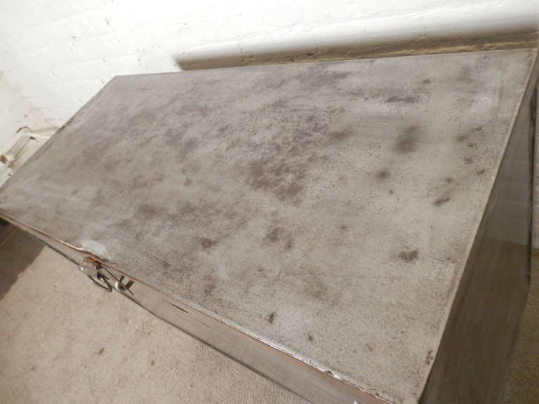 Vintage Mid-Century Metal Chest On Casters In Distressed Condition In Brooklyn, NY