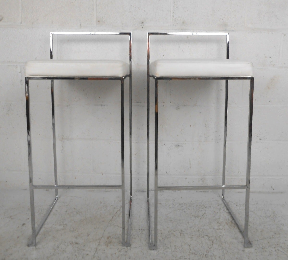 Set of Mid-Century Modern Chrome Bar Stools Attributed to Milo Baughman In Good Condition In Brooklyn, NY