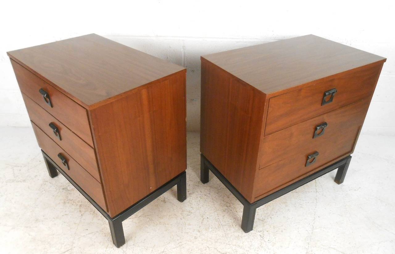 This gorgeous pair of dressers features uniquely designed dresser legs, metal drawer pulls, and plenty of space for storage. Matching pair of bachelor's chests, these offer stylish storage for any room in the house. Please confirm item location (NY