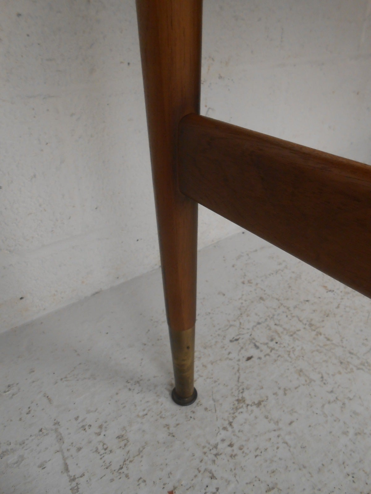 Mid-Century Modern Desk in Walnut In Fair Condition In Brooklyn, NY