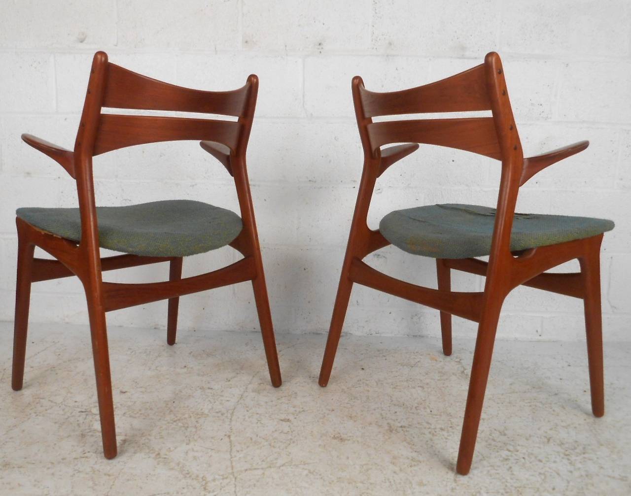 Exquisite Set of Mid-Century Modern Eric Buck Style Dining Chairs 2