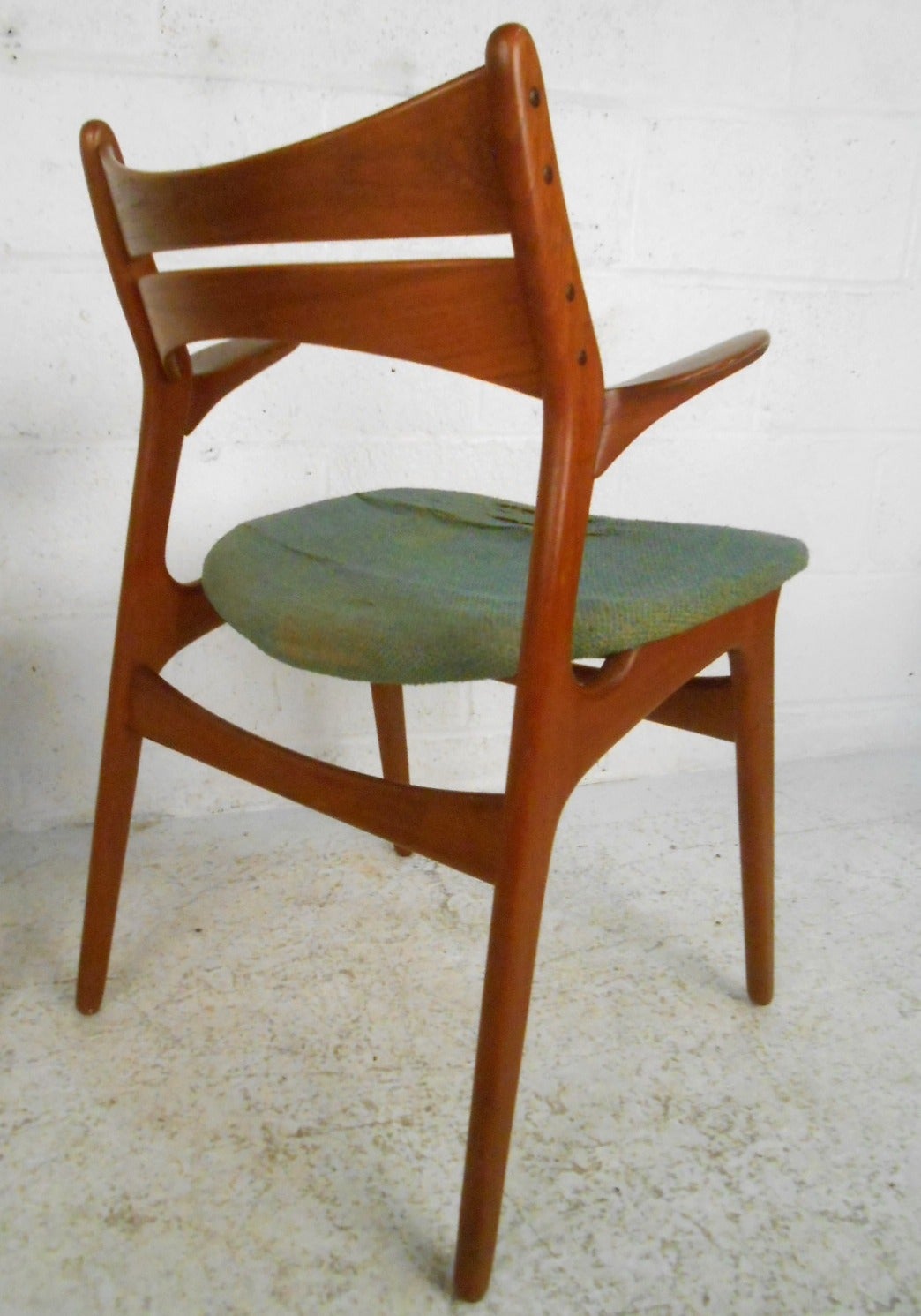Exquisite Set of Mid-Century Modern Eric Buck Style Dining Chairs 1