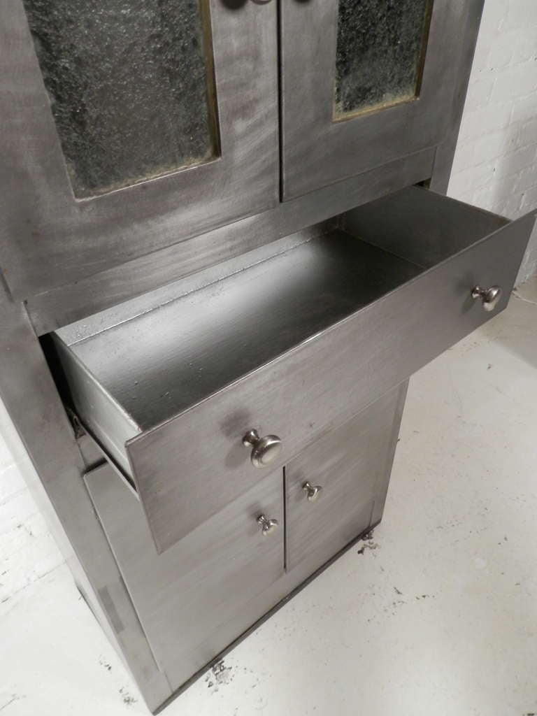 Tall Mid Century Modern Metal Cabinet In Good Condition In Brooklyn, NY