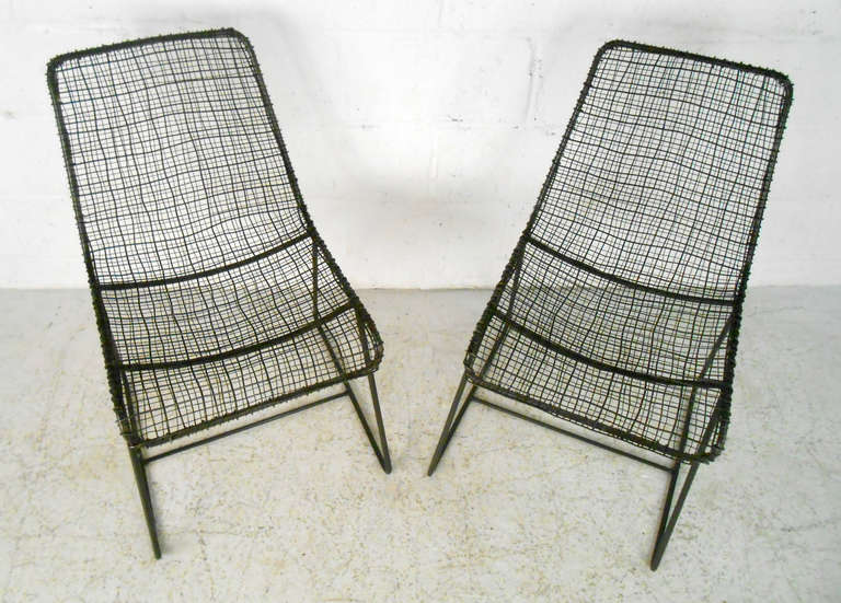 Set of Mid Century Modern Industrial Mesh Chairs In Good Condition In Brooklyn, NY