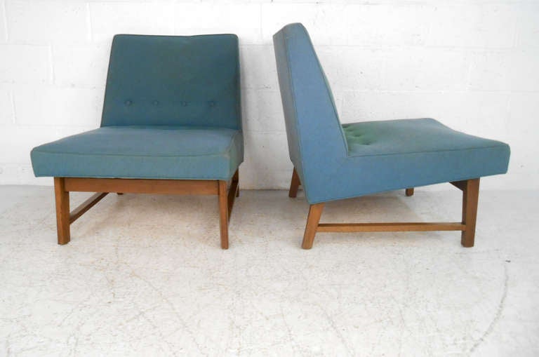 Dunbar Slipper Chairs by Roger Sprunger, Mid-Century Modern In Good Condition In Brooklyn, NY