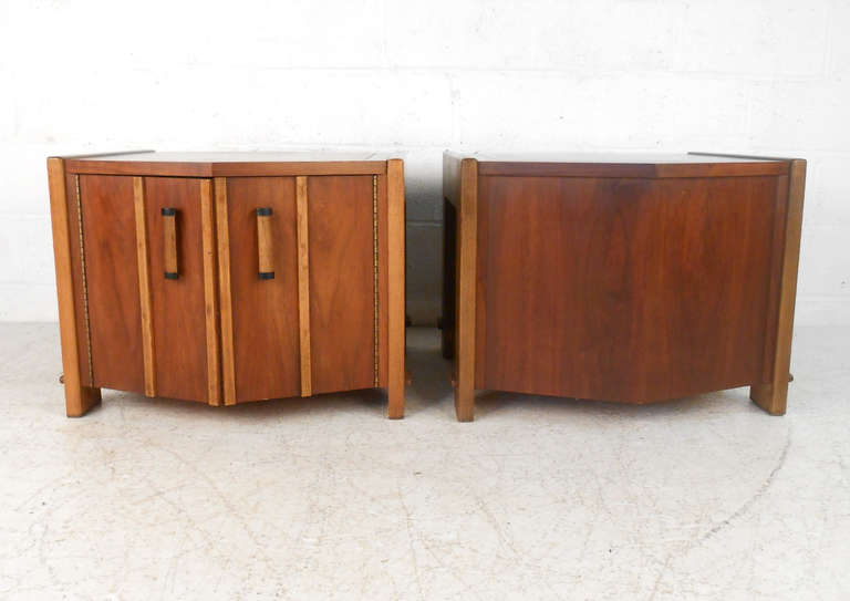 Late 20th Century Pair of Mid-Century American Walnut End Tables