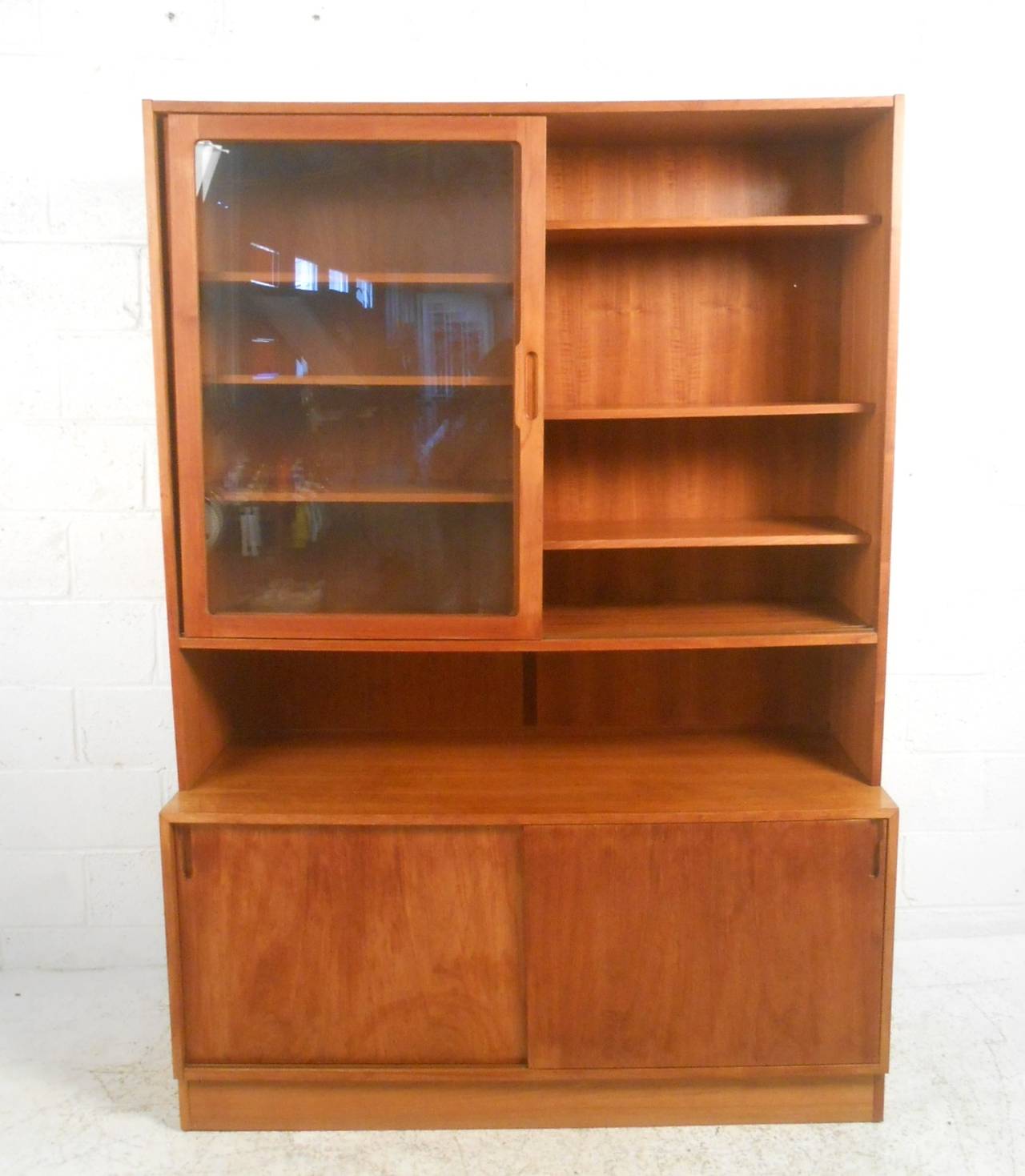 mid century modern curio cabinet