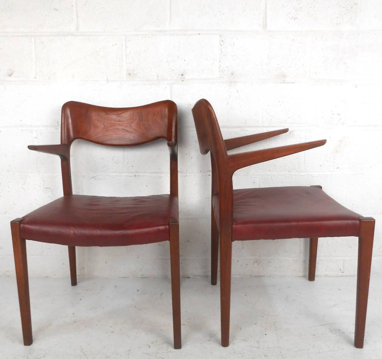 Mid-20th Century Set of Mid-Century Modern Rosewood Dining Chairs in Style of N.O. Møller