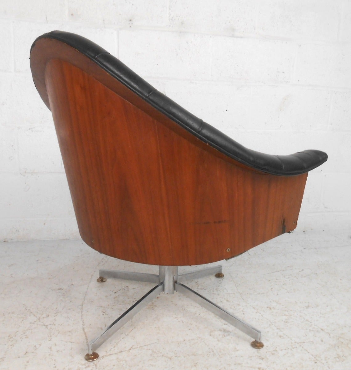 Mid-Century Modern Adrian Pearsall Style Tufted, Swivel Desk Chair In Good Condition In Brooklyn, NY