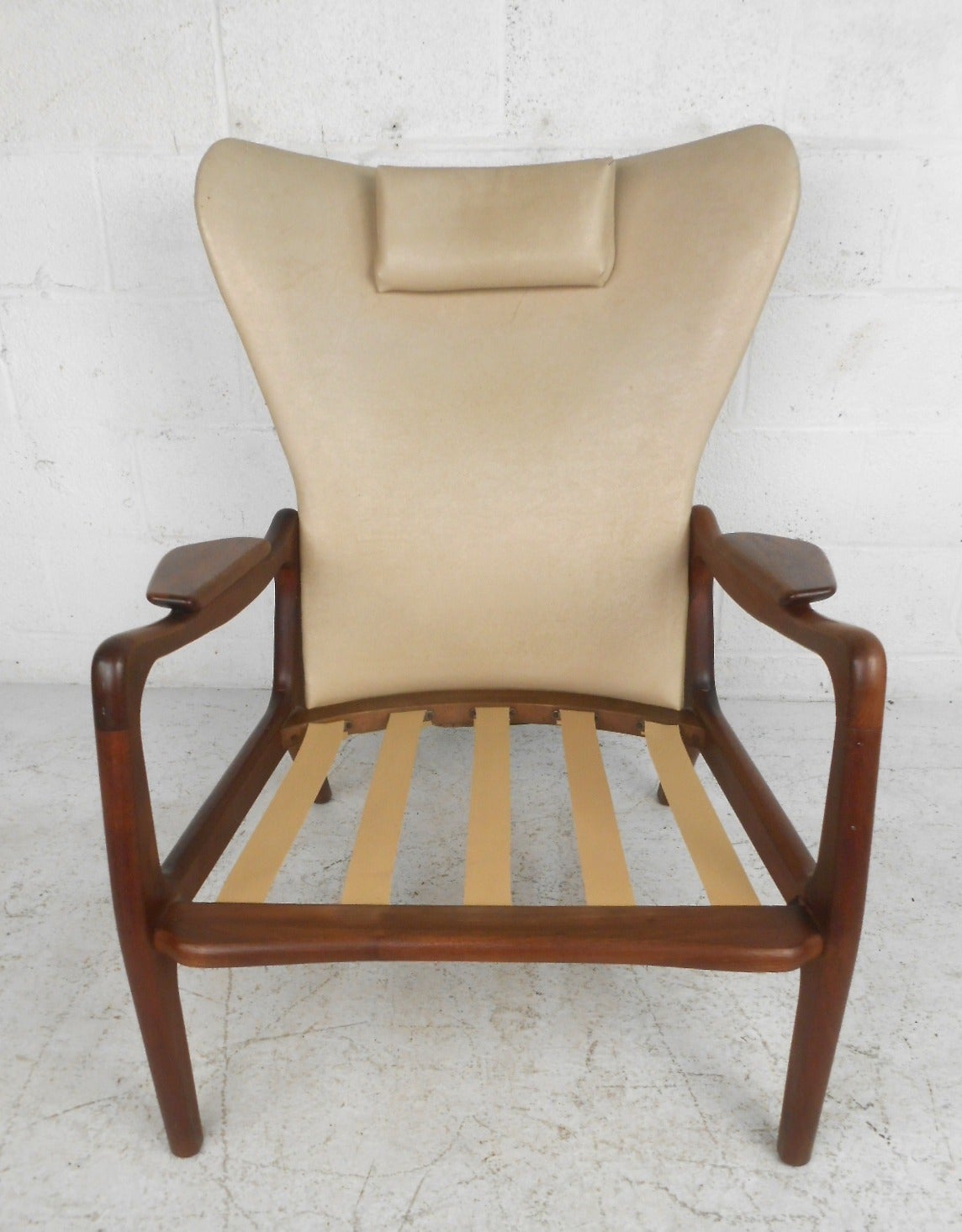 Mid-Century Modern Adrian Pearsall Wingback Armchair In Good Condition For Sale In Brooklyn, NY