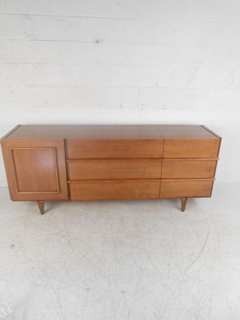 Mid-Century Modern American of Martinsville Mid Century Modern Dresser
