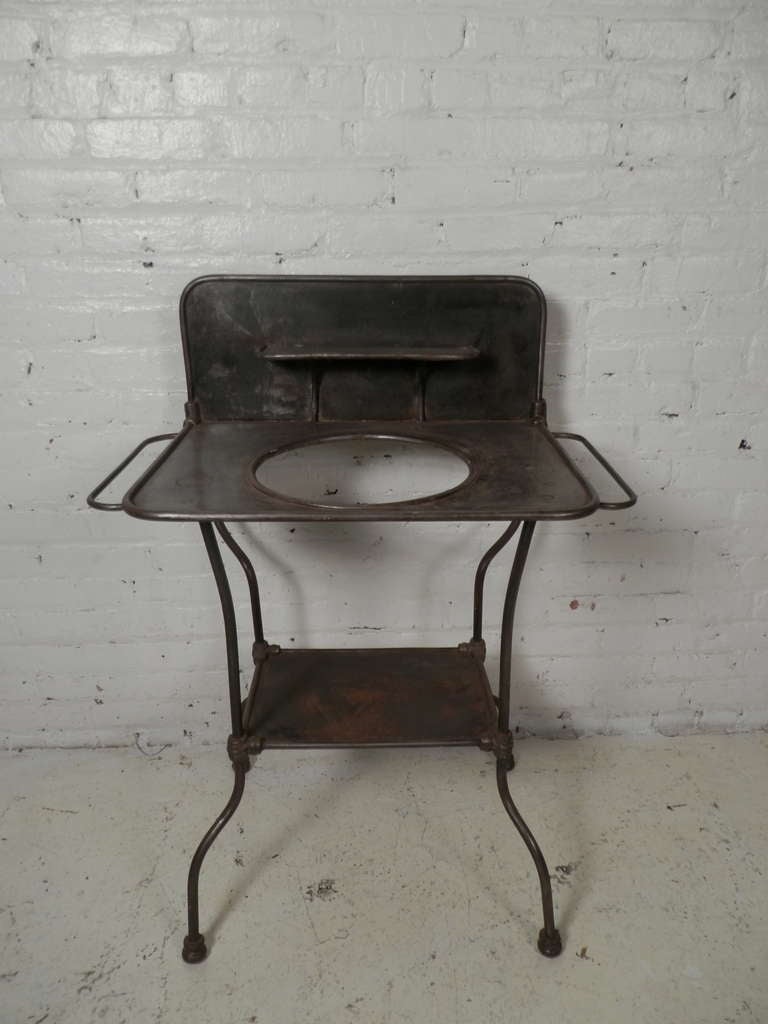 American Antique Metal Wash Stand