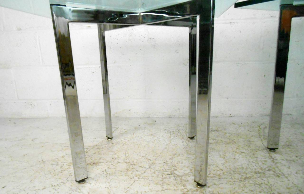 Mid-20th Century Pair of Mid-Century Milo Baughman Style Chrome and Glass Side Tables