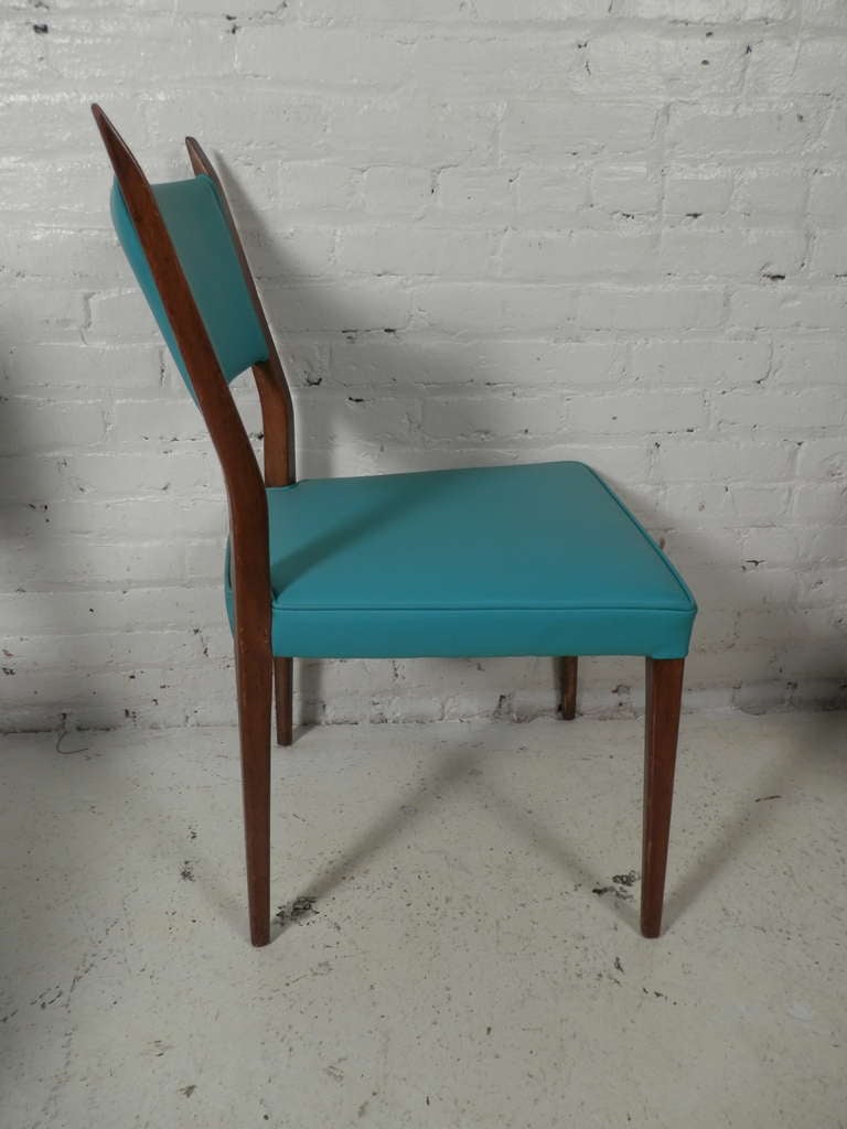 Superb Set Of Bow Tie Chairs By Paul McCobb In Excellent Condition In Brooklyn, NY