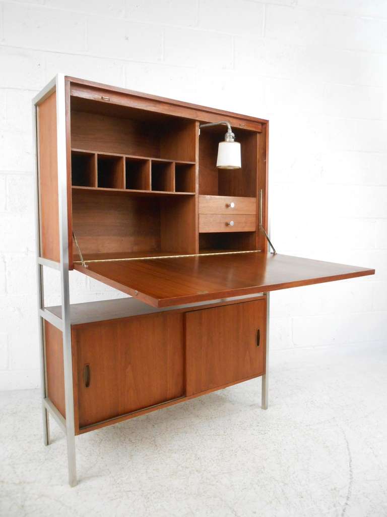 Mid-Century Modern Paul McCobb Connoisseur Collection Dropfront Desk