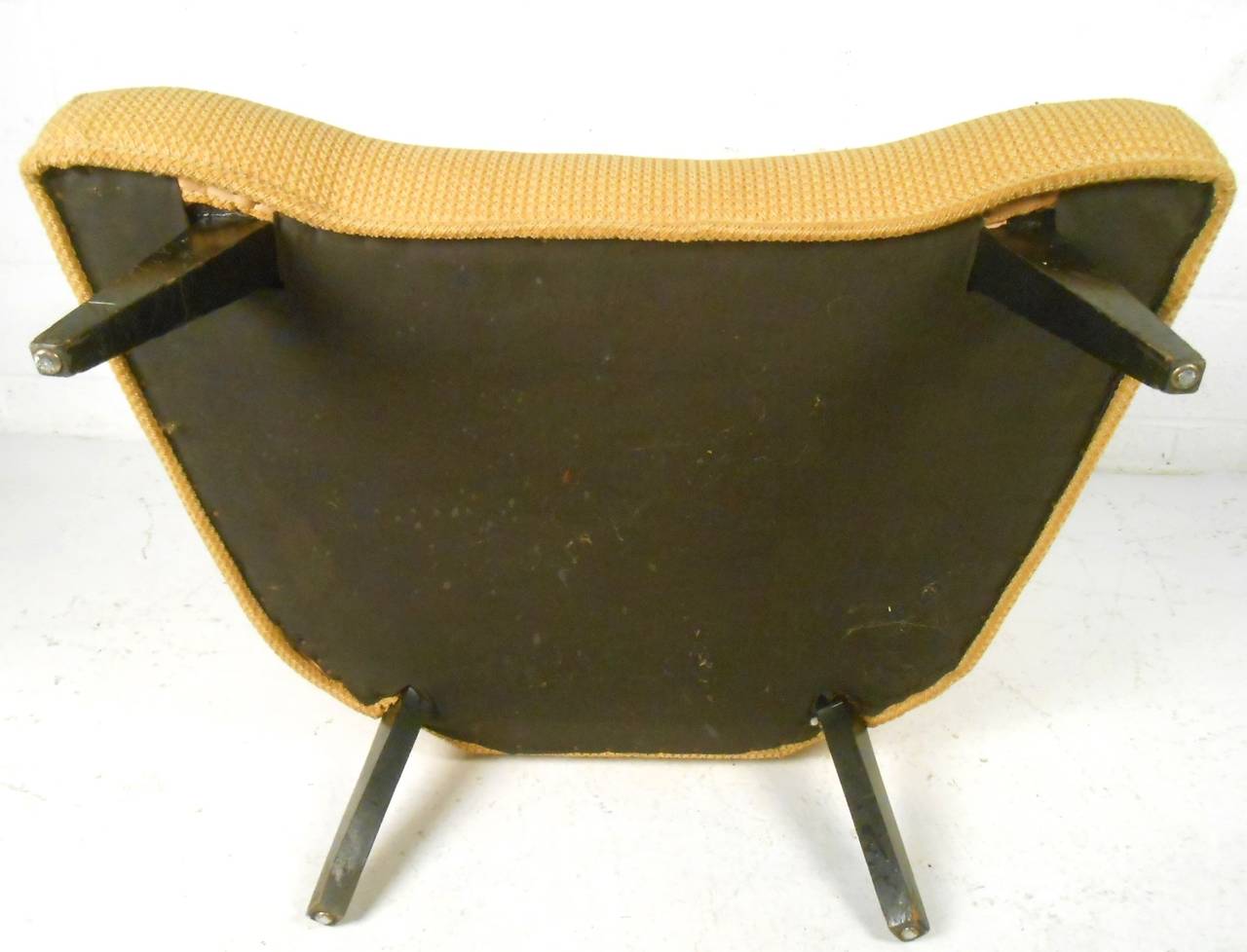 Mid-20th Century Pair of Vintage Modern Slipper Chairs by Kroehler