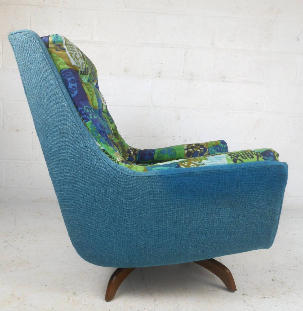 Mid-20th Century Mid-Century Modern Adrian Pearsall Style Swivel Lounge Chair