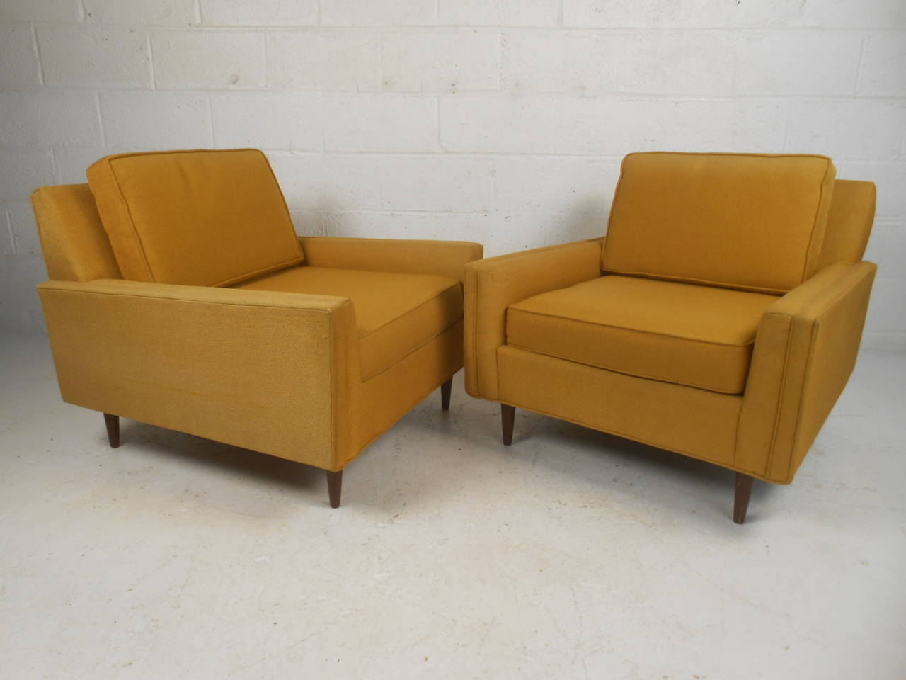 Stylish Pair of Mid-Century Modern Lounge Chairs by Selig Monroe