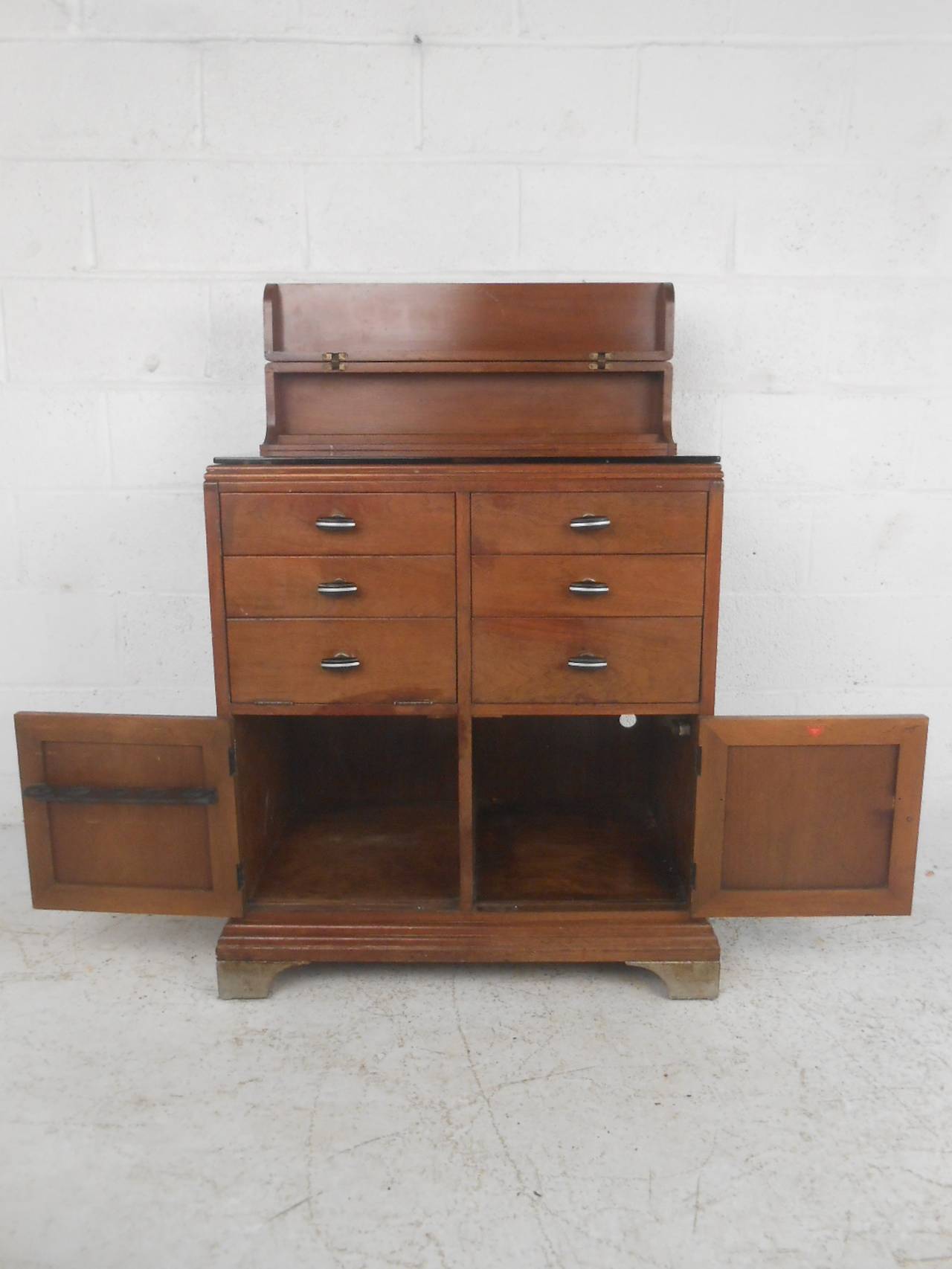 Art Deco Medical Cabinet with Beautiful Detail In Good Condition In Brooklyn, NY
