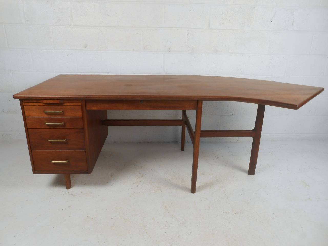 unique executive desk