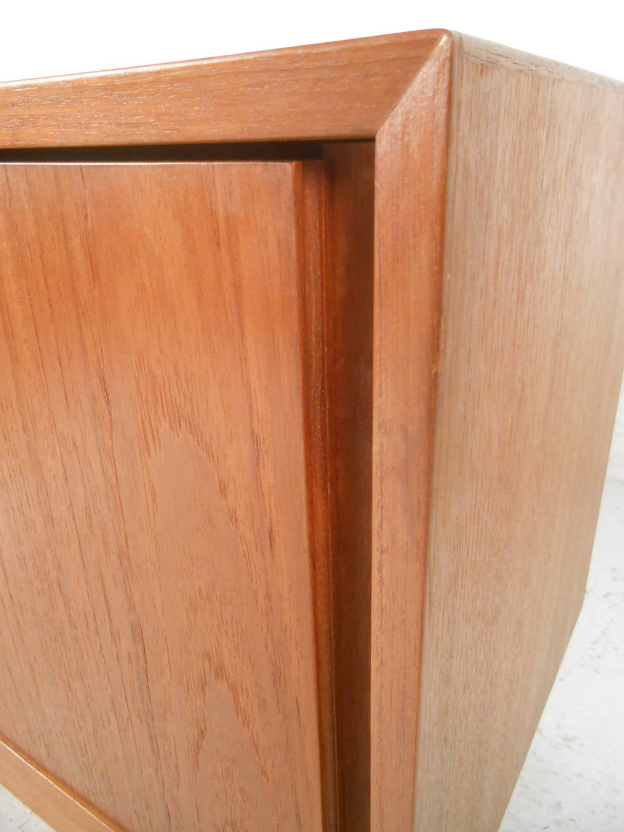 Mid-Century Modern Style Teak Nightstands For Sale 1