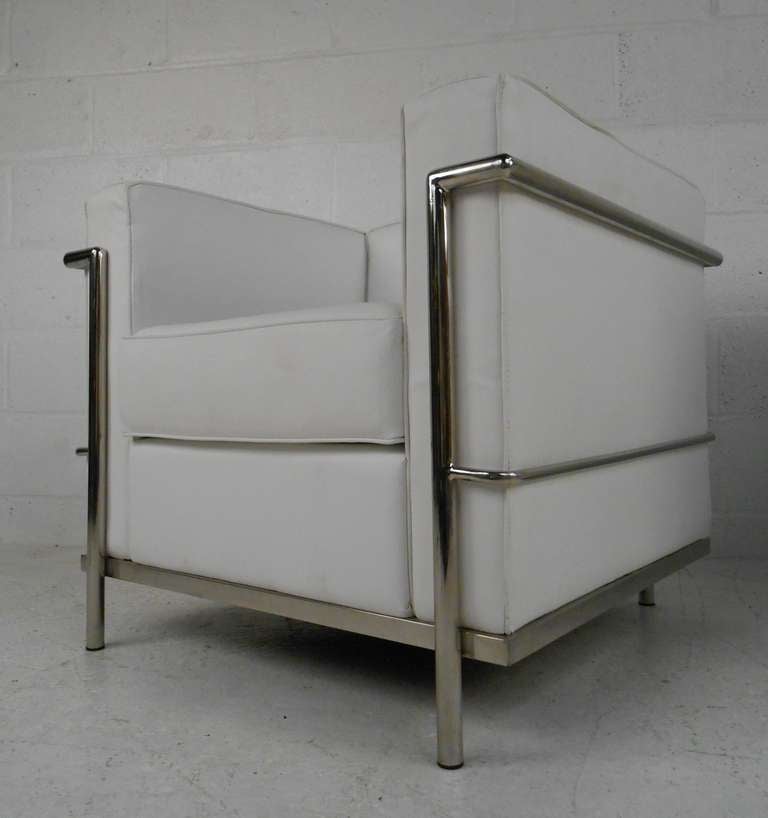 Mid-Century Le Corbusier Style Lounge Chairs In Good Condition In Brooklyn, NY