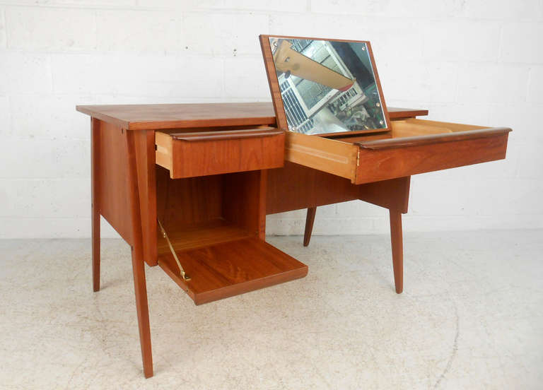 Arne Vodder Style Mid-Century Modern Danish Teak Vanity