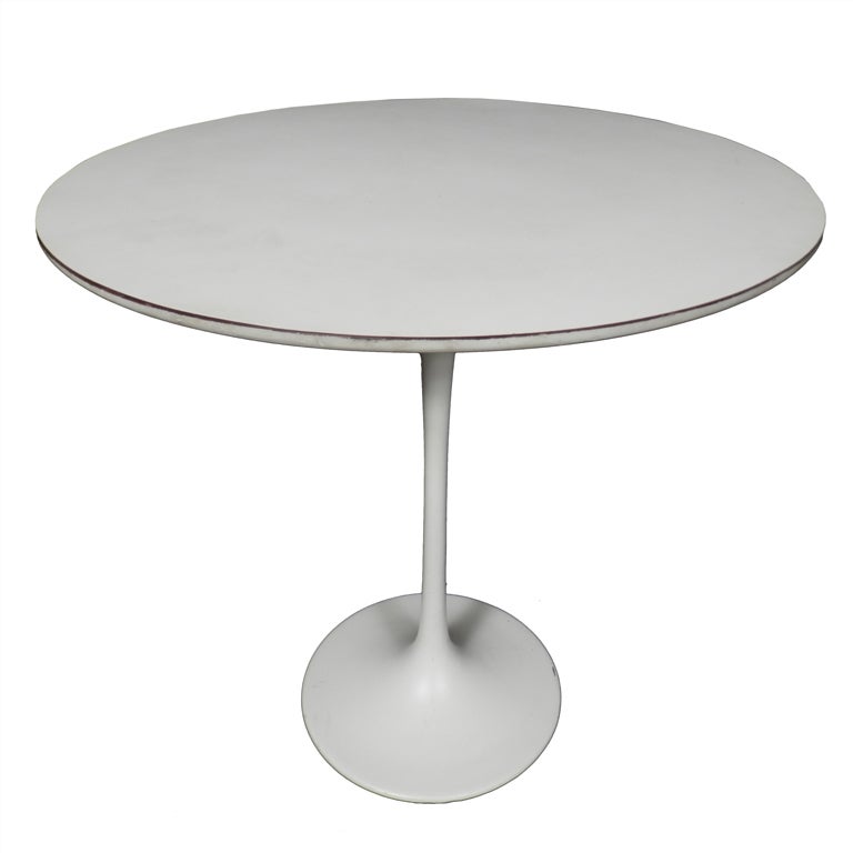 Vintage Modern White Tulip Side Table For Sale at 1stDibs