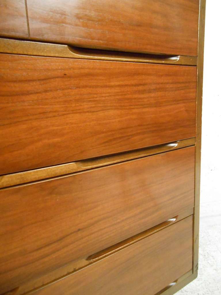 Mid-20th Century Pair of Mid-Century Modern Walnut Dressers